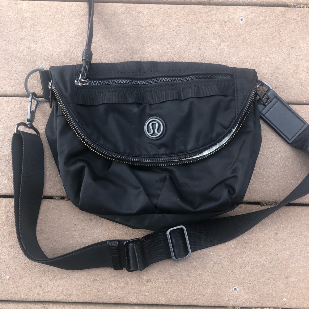 Lululemon festival bag